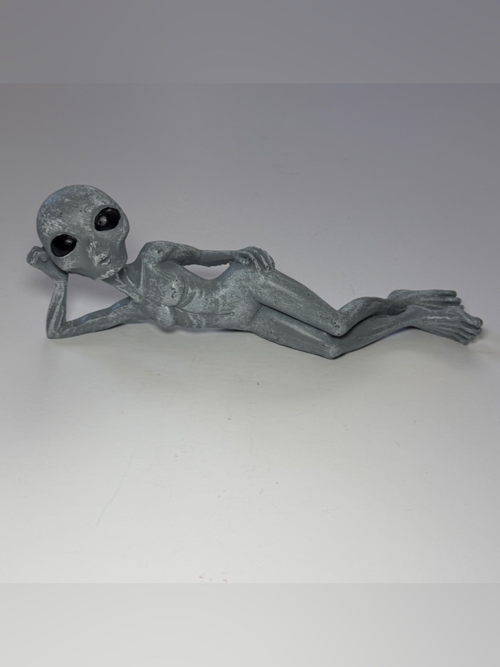 Alien Resin Statues Figurine, Halloween Creative Statues, Home Decor Garden